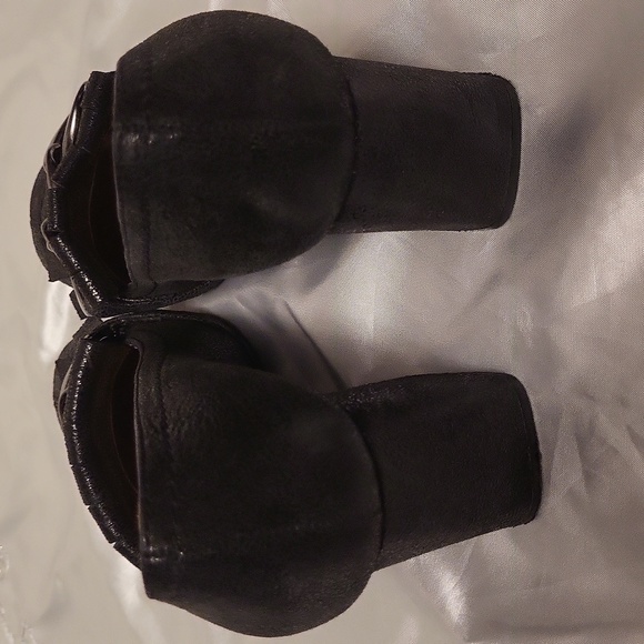 Roberto Festa Milano Black Leather Chain Pumps Size 6 - Picture 5 of 7